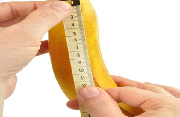 Vermessung des Penis vor der Vergrößerung am Beispiel einer Banane